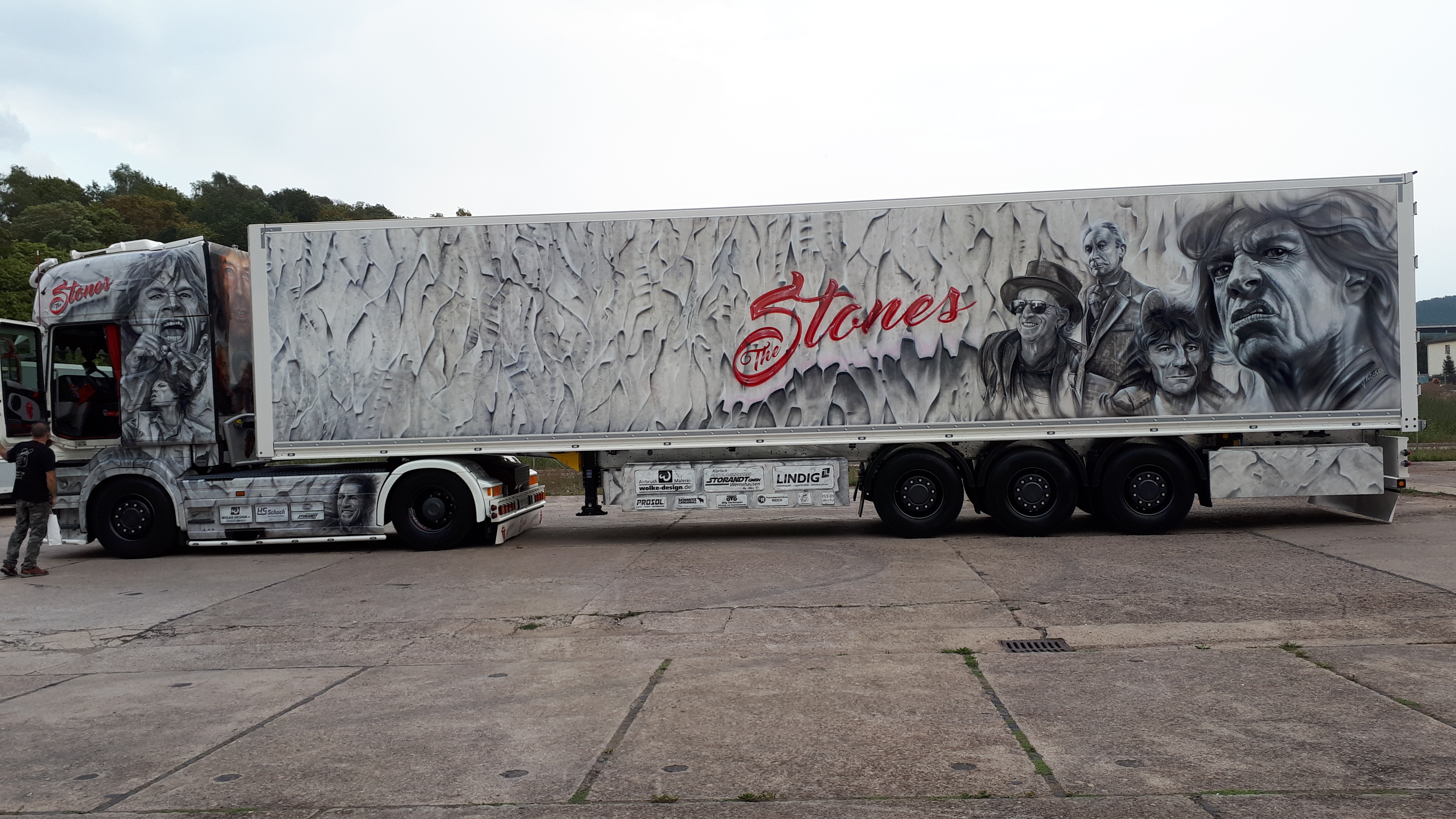 Bildergebnis für fotos vom stones truck mit aufleger